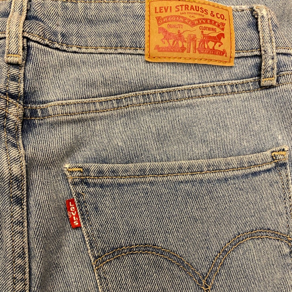 Levi’s 721 High Rise Skinny Jeans